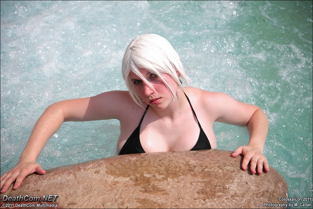 Colossalcon_2011_CF_DCM_-_Dead_or_Alive_Xtreme_-_067.jpg