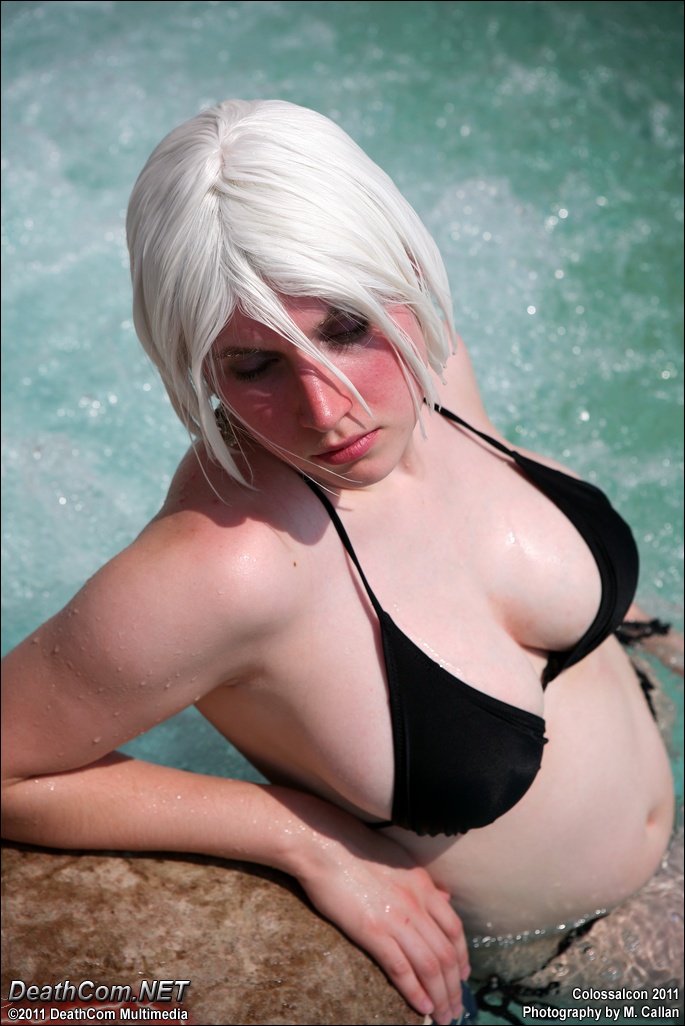 Colossalcon_2011_CF_DCM_-_Dead_or_Alive_Xtreme_-_068.jpg