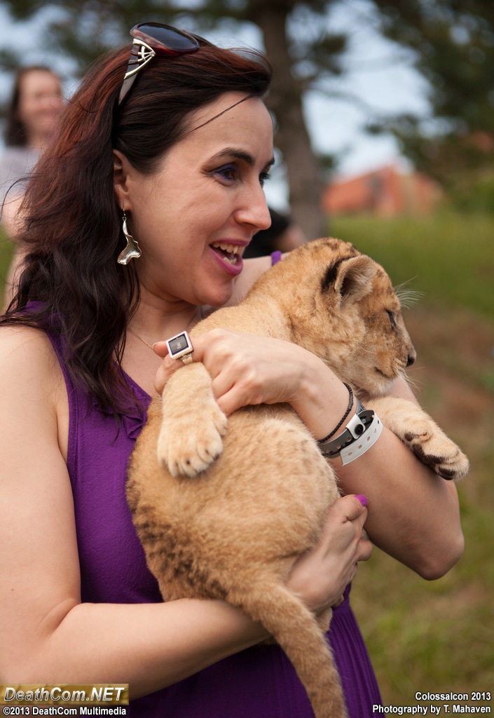 Colossalcon_2013_-_CFJT_-_Baby_Tiger_002.jpg