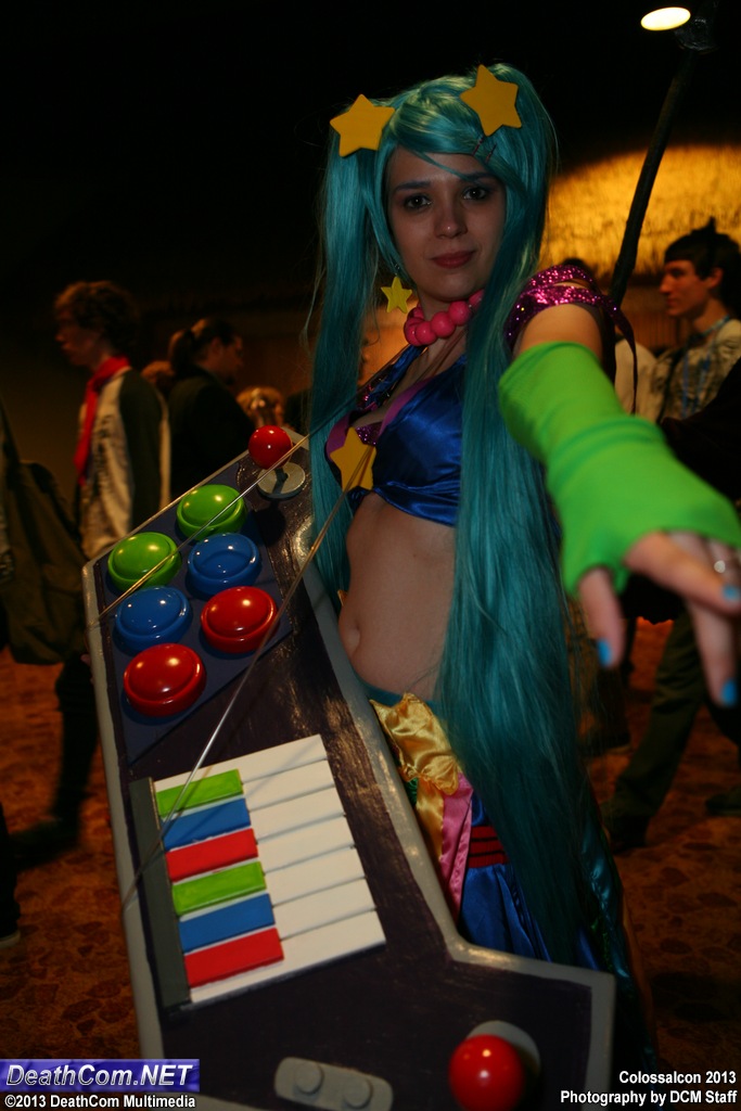 Colossalcon_2013_-_Hall_Cosplay_010.JPG