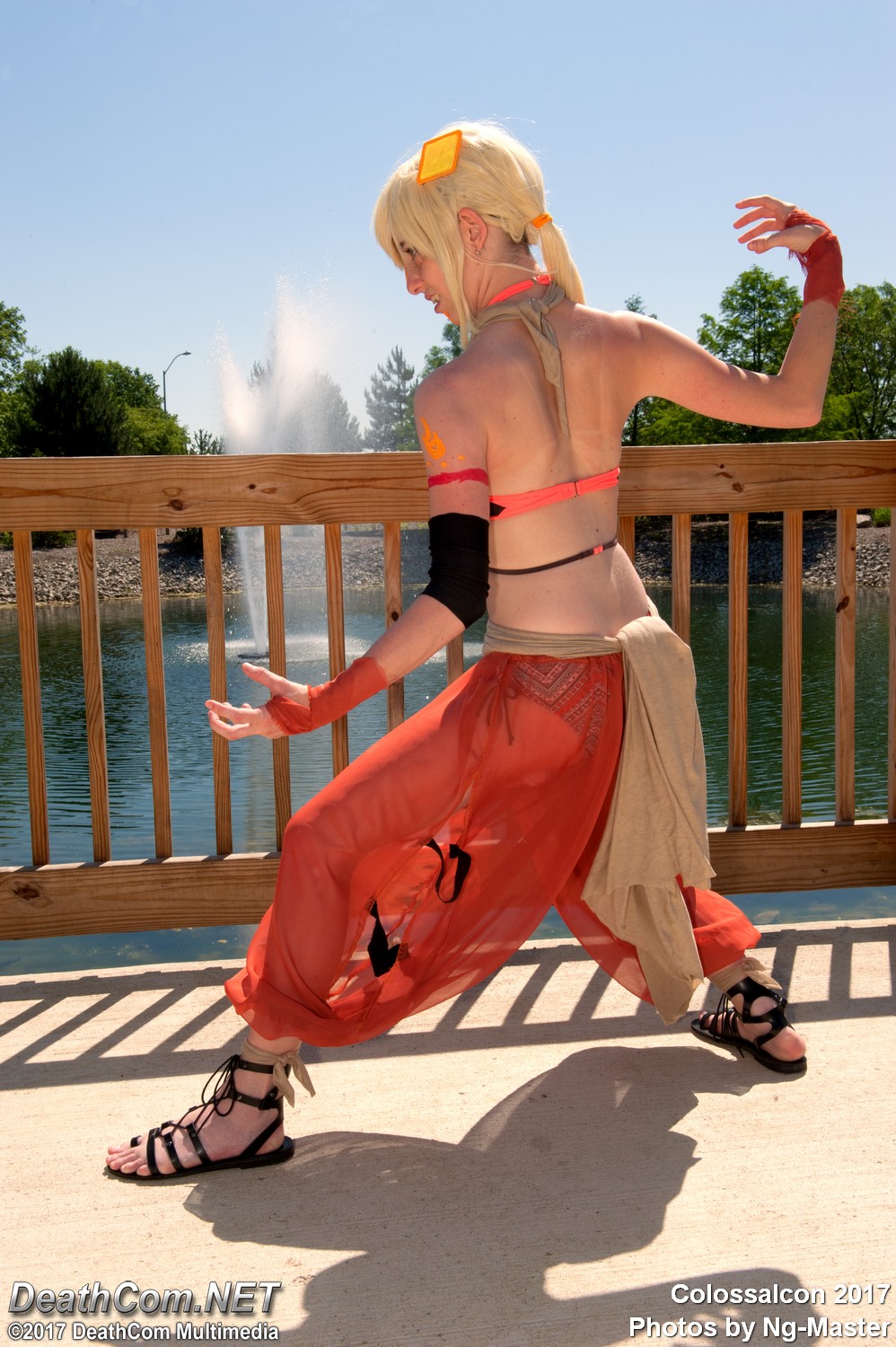 Colossalcon_2017_-_CF_NGM_-_Gary_and_Arcanine_007.jpg